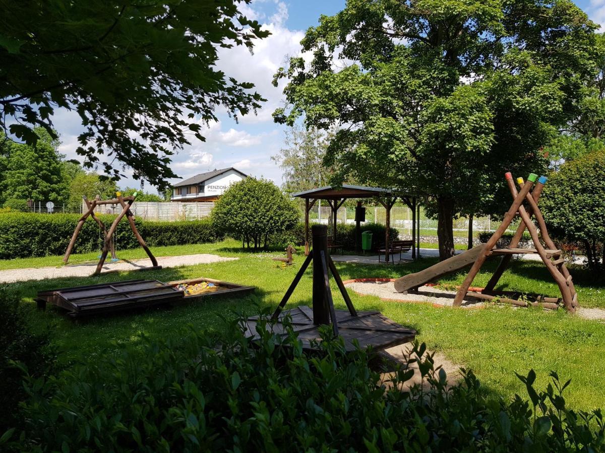 Penzion Skalka Exteriör bild